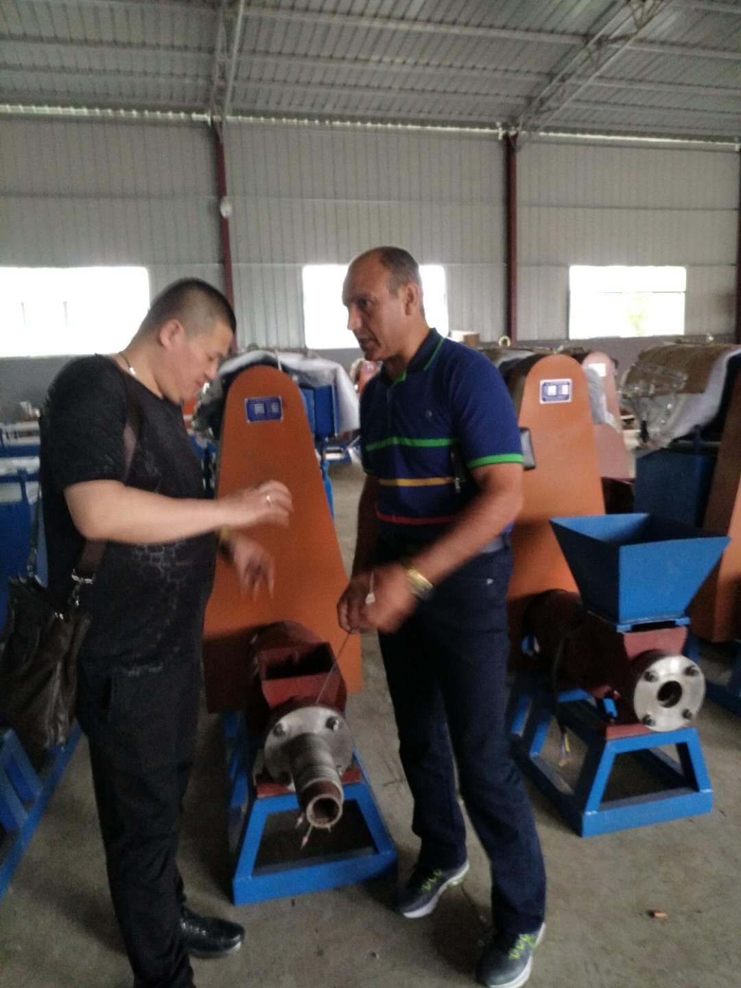 全自動(dòng)木炭機(jī) 鋸末木屑竹粉制棒機(jī) 無(wú)煙環(huán)保機(jī)制木炭 全自動(dòng)木炭機(jī)  環(huán)保木炭機(jī)