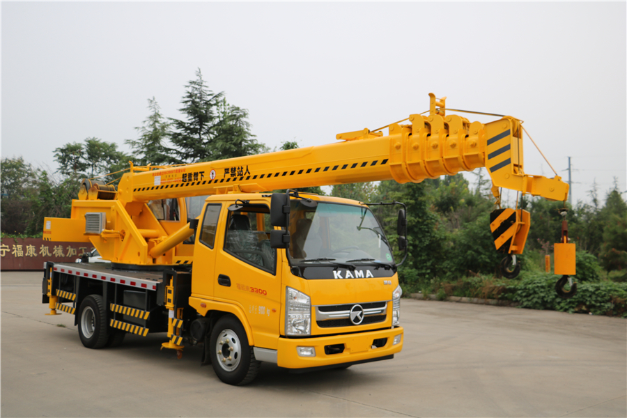 山東小型10噸吊車促銷送隨車配件