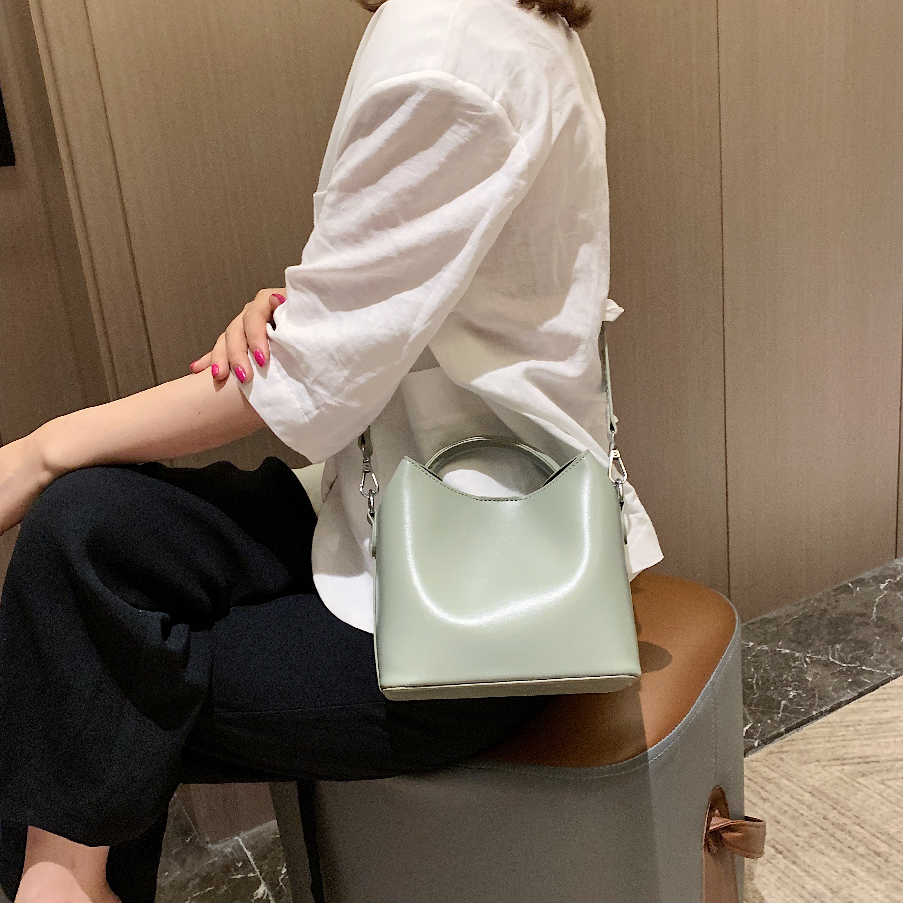 手提包2019新款水桶女包歐美時(shí)尚PU皮單肩斜挎包直銷 PU女包