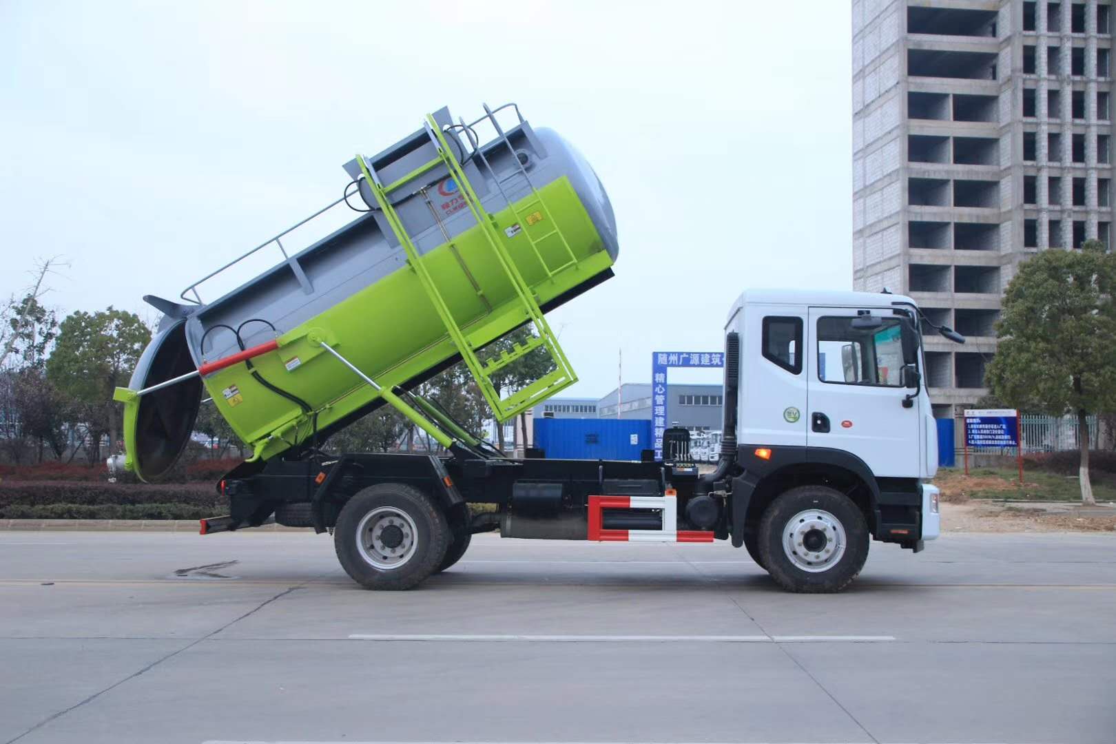 東風多利卡10方餐廚垃圾車廠家直銷