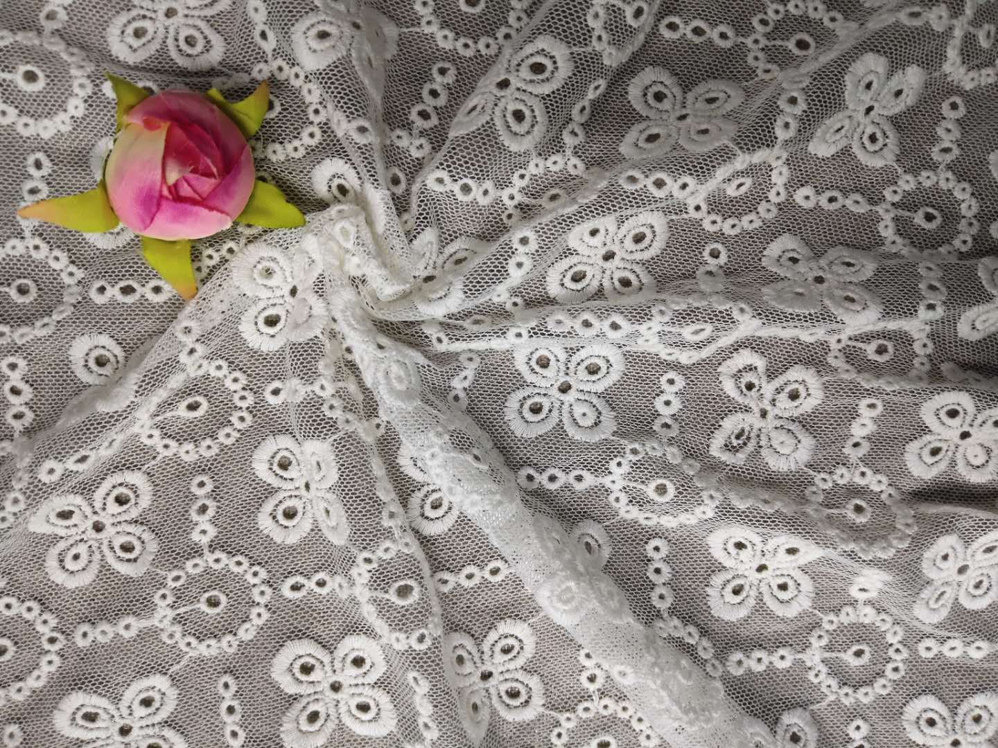網(wǎng)布刺繡鏤空花邊滿幅繡，時(shí)尚各式服裝花邊刺繡