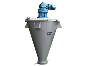 梁山出售二手搪瓷反應(yīng)釜4臺