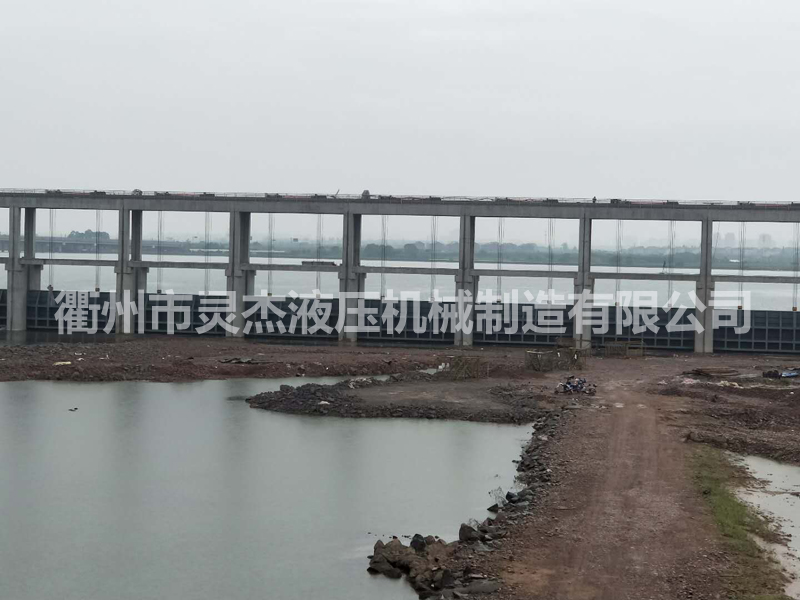 卷揚(yáng)機(jī)式啟閉機(jī)供應(yīng)商_啟閉機(jī)批發(fā)