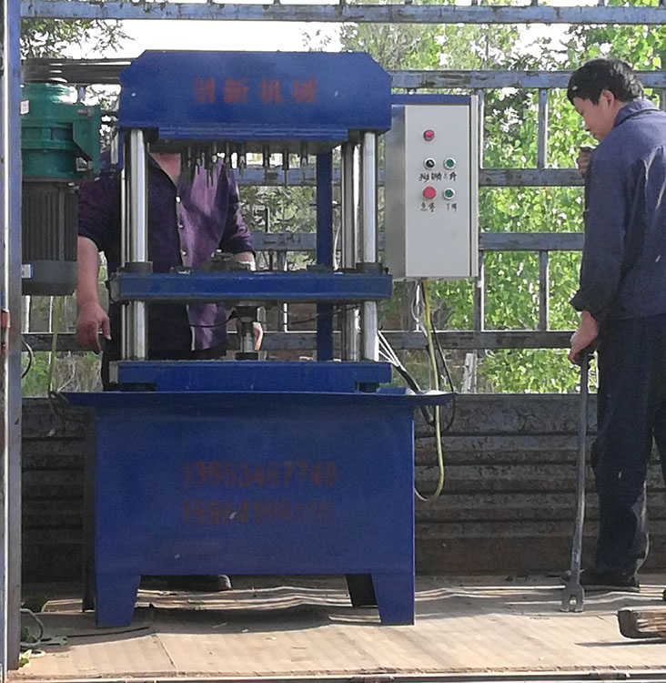 數(shù)控多孔鉆數(shù)控攻絲機(jī)多孔鉆專業(yè)生產(chǎn)各種型號(hào)數(shù)控多孔鉆床