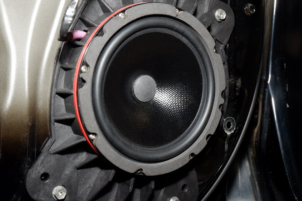 豐田漢蘭達(dá)改裝升級(jí)德國(guó)RS節(jié)奏丙分頻漳州立佳汽車音響