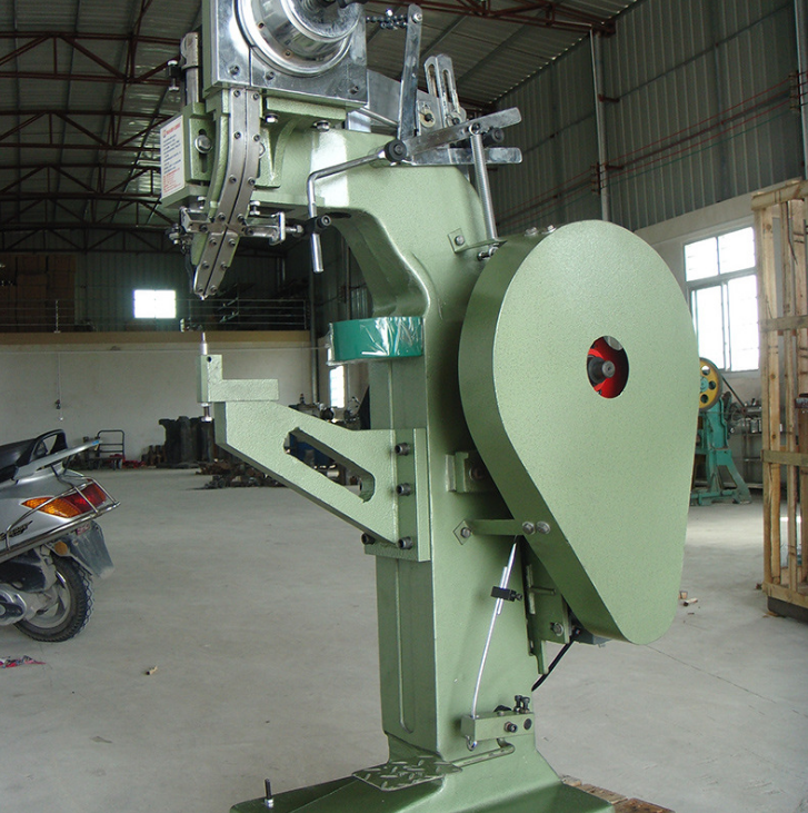 廠家現(xiàn)貨供應(yīng) 自動鉚釘機(jī) 雙頭鉚釘機(jī) 氣壓式鉚釘機(jī) 機(jī)械式鉚釘機(jī)