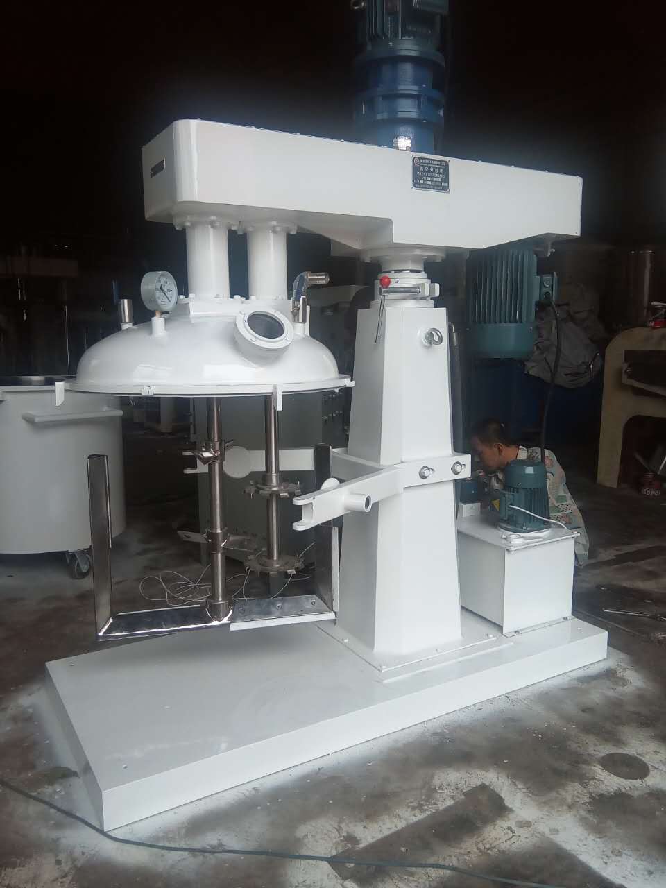 秦皇島變頻調(diào)速分散機(jī) 秦皇島雙軸高低速抽真空分散機(jī)