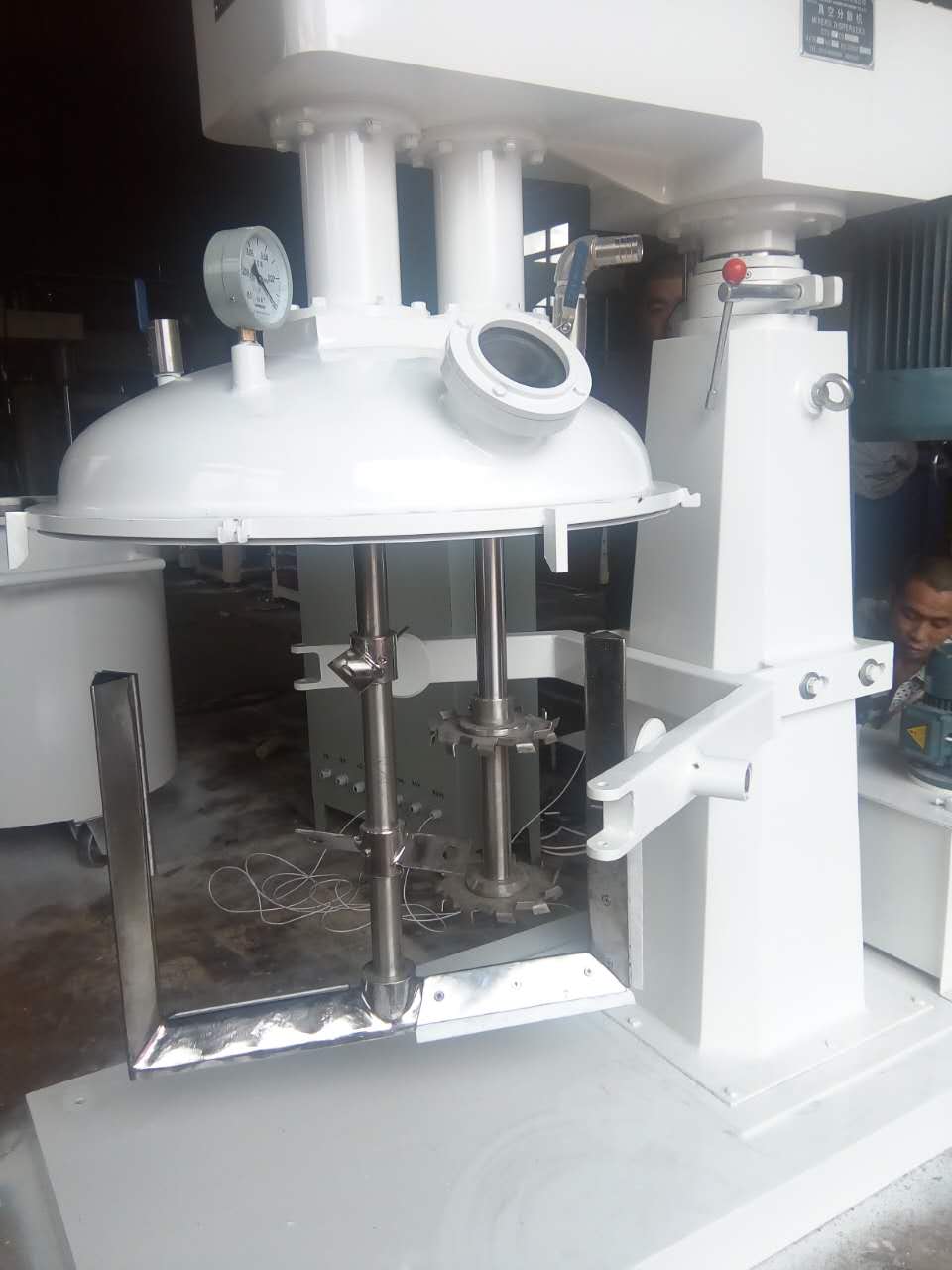 秦皇島變頻調(diào)速分散機(jī) 秦皇島雙軸高低速抽真空分散機(jī)