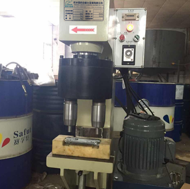 廠家直銷 氣動旋鉚機，桌上型鉚釘機，精密旋鉚機，液壓鉚釘機