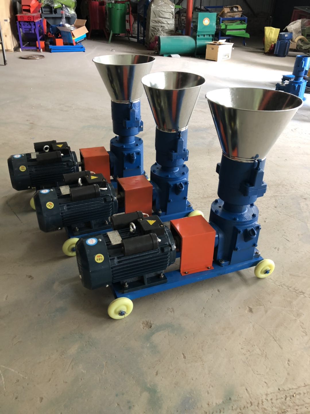 廠家直銷玉米秸稈飼料顆粒機(jī)哪個(gè)牌子好