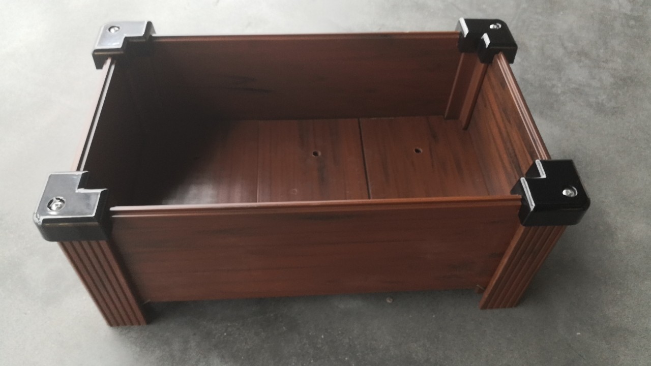 防腐不褪色聯(lián)排塑木花箱；組合木塑花箱批發(fā)；高低組合塑木花箱價格 木塑花箱廠家