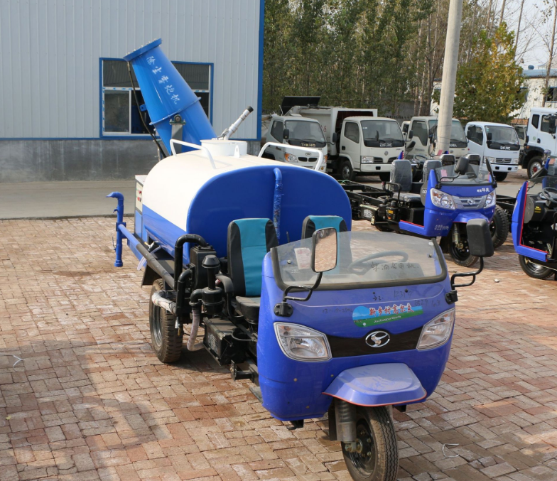 小型霧炮三輪灑水車(chē)三輪電動(dòng)灑水車(chē)工程霧炮灑水車(chē)