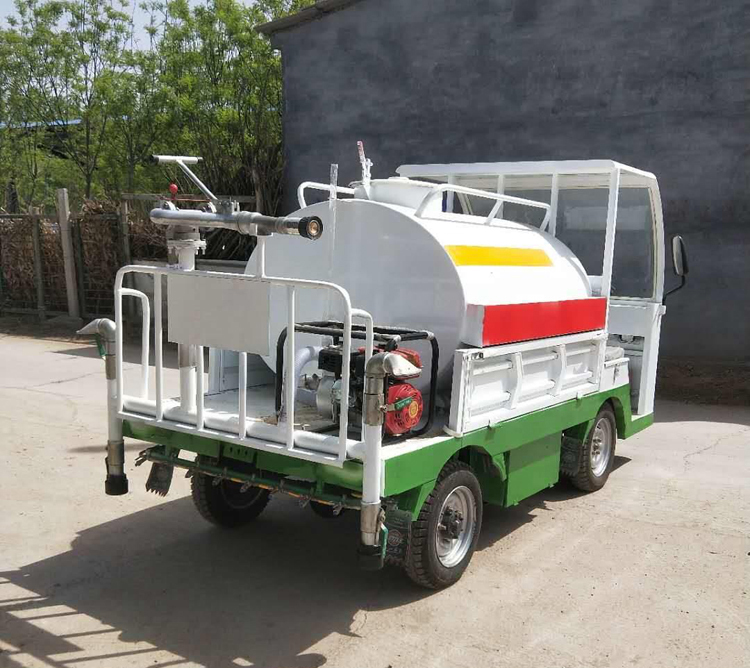 湖北武漢電動四輪灑水車多少錢一輛