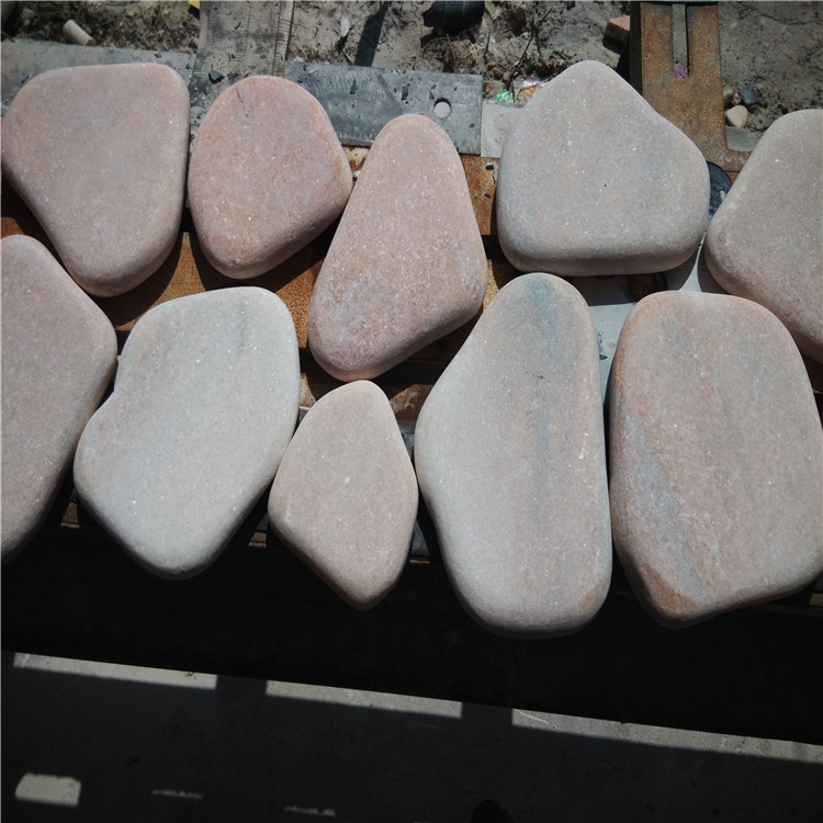 路面鋪設(shè)用彩石子鵝卵石|貼網(wǎng)鵝卵石圖片