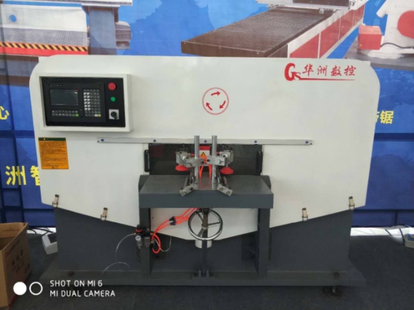 自動(dòng)開(kāi)榫機(jī)來(lái)山東華洲數(shù)控 簽合同銷(xiāo)售 自動(dòng)開(kāi)榫機(jī)