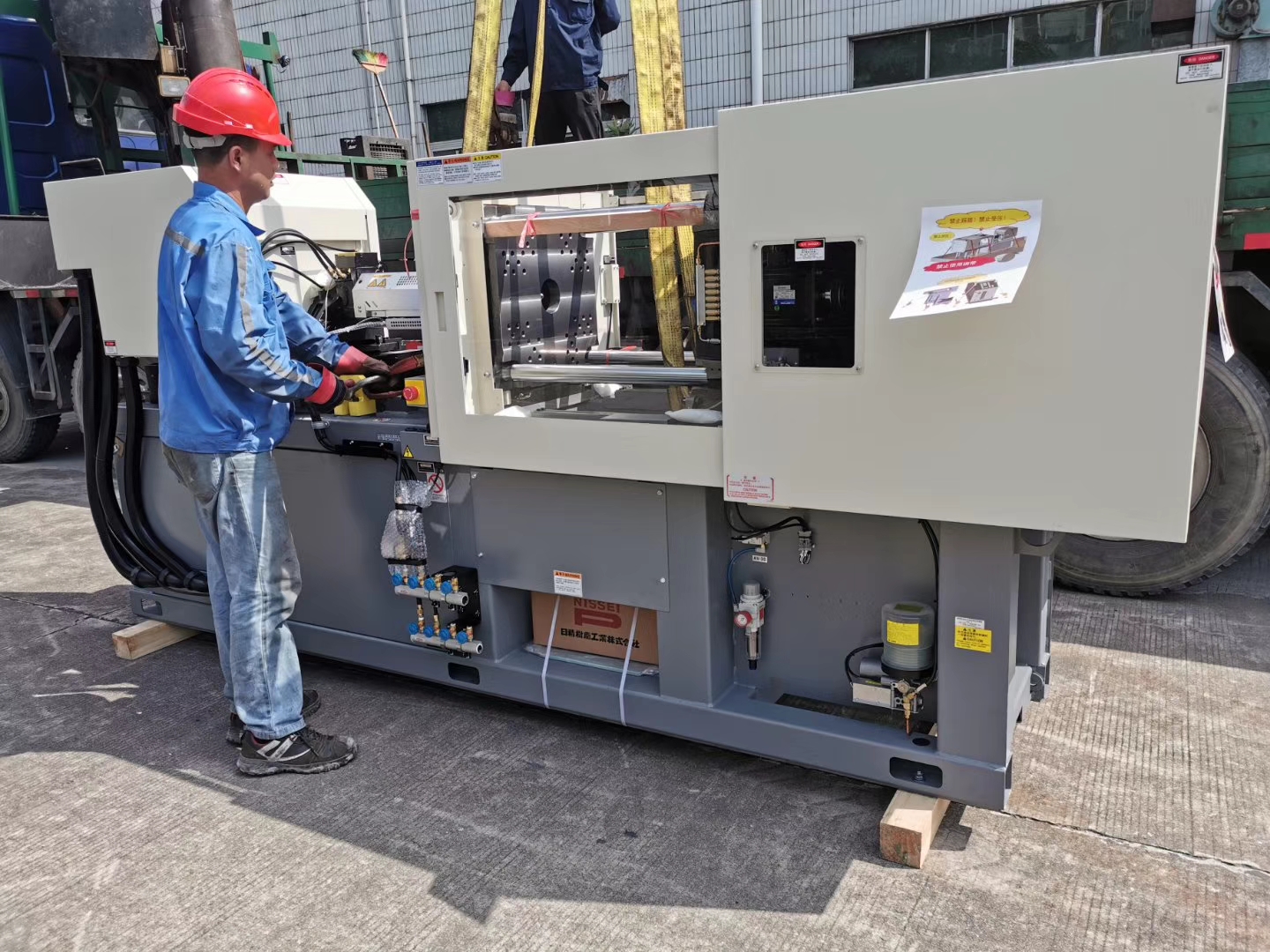 日精雙色注塑機(jī)代理商，哪家好