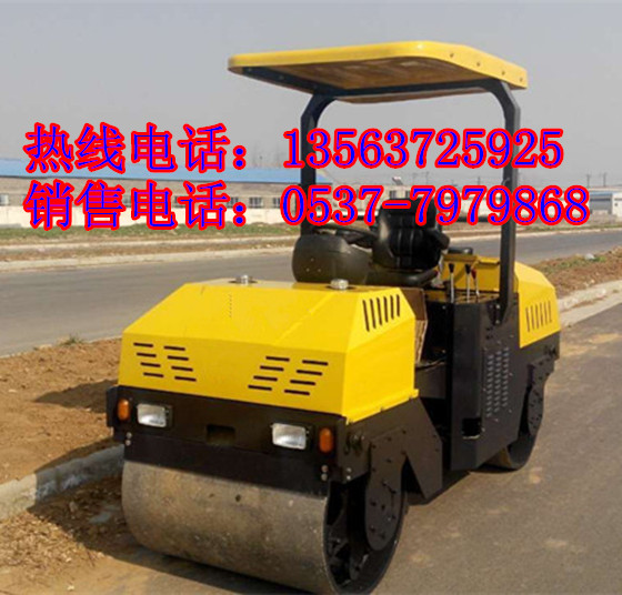 山東廠家*重3噸座駕式振動材油壓路機(jī)