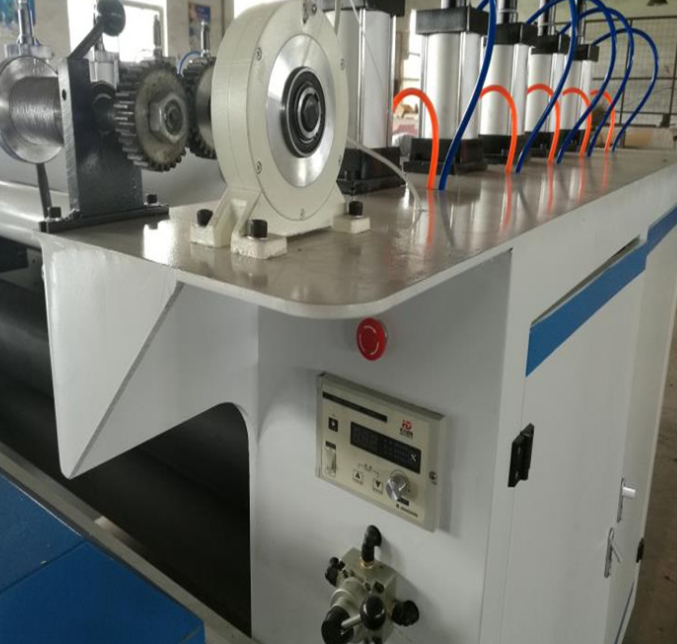 蜂窩機械價格 蜂窩機械價格  蜂窩紙箱制作機械 蜂窩紙托盤機械設備 蜂窩紙箱的生產(chǎn)機械 半自動蜂窩紙芯機械