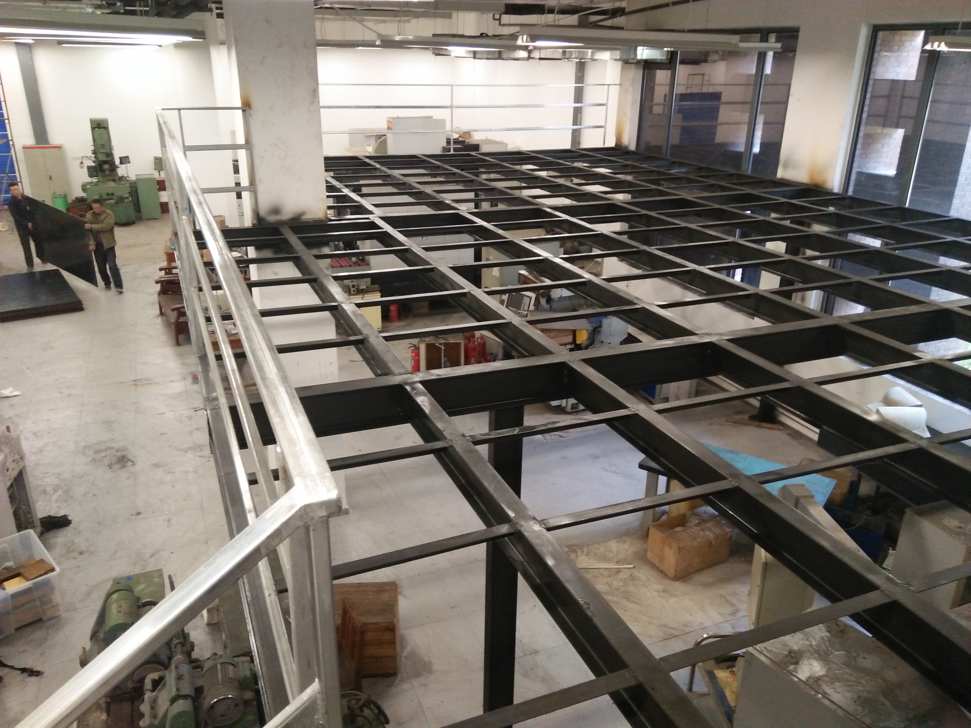 佛山市獅山鎮(zhèn)松崗鋼結(jié)構(gòu)廠房閣樓