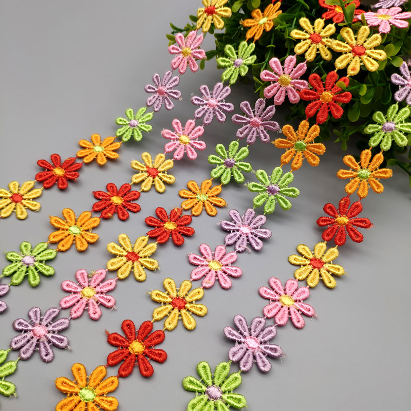 廠家供應(yīng)彩色牛奶絲水溶花邊 水溶刺繡花邊 小皺菊花邊