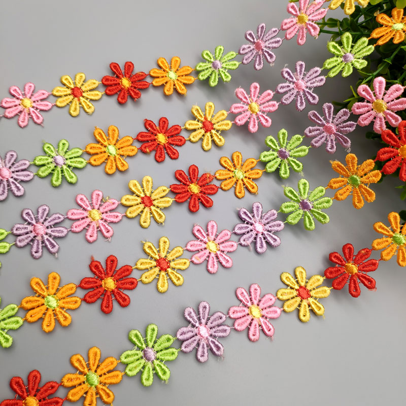 廠家供應(yīng)彩色牛奶絲水溶花邊 水溶刺繡花邊 小皺菊花邊