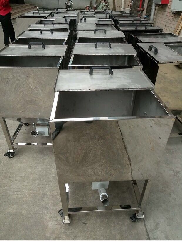 不銹鋼儲(chǔ)料箱100KG儲(chǔ)料箱價(jià)格