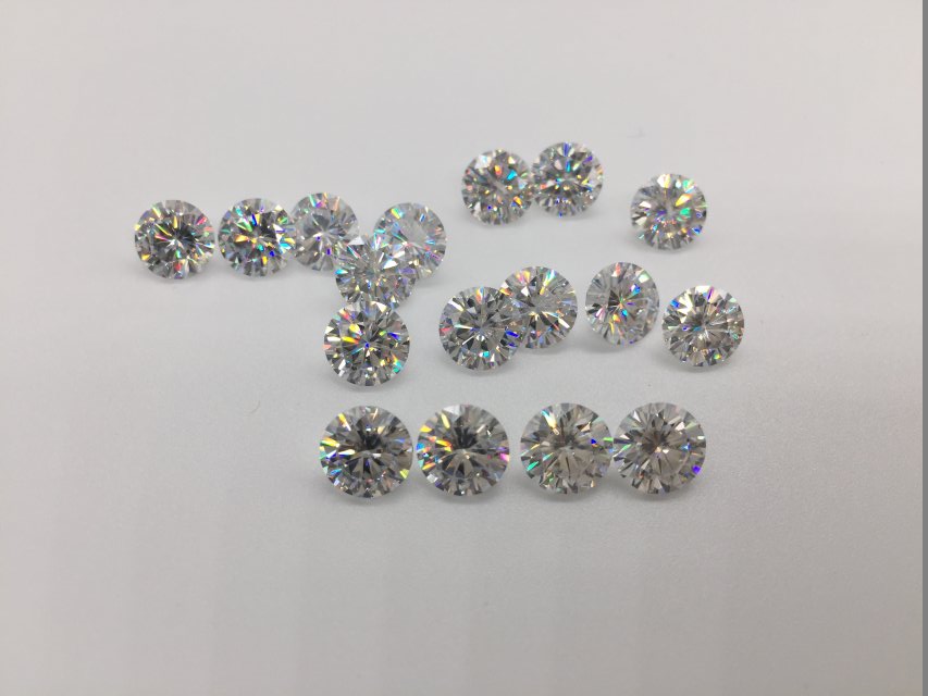 批發(fā)優(yōu)白GH色莫桑裸鉆 50分莫桑鉆裸石 圓形5.0mm 莫桑石