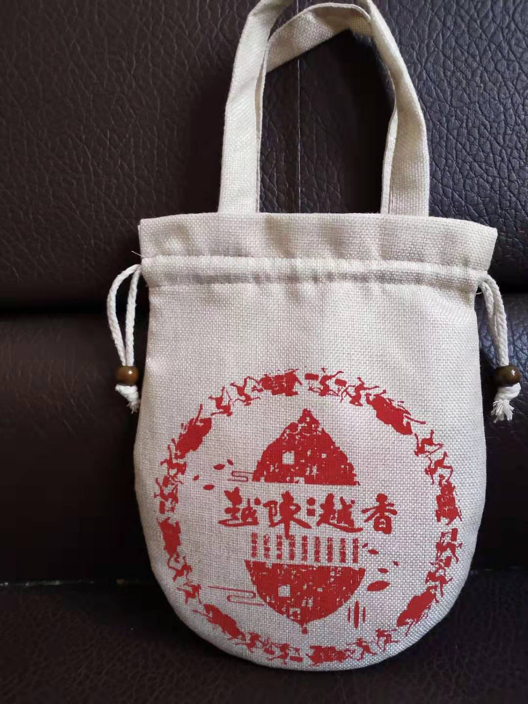 袋麻布袋廣告 帆布袋云南布袋業(yè)設(shè)計(jì)、印刷的生產(chǎn)廠家。主要產(chǎn)品包括：專版棉布袋、公版茶葉棉布袋、無紡布袋、帆布袋 袋麻