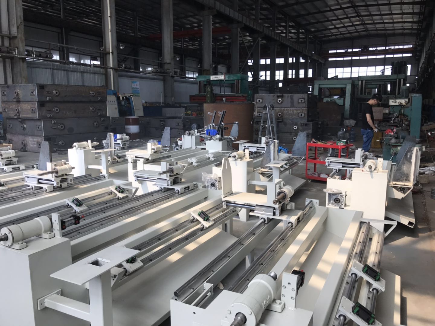 樓梯立柱自動(dòng)拋光機(jī)_-實(shí)木樓梯柱自動(dòng)打磨機(jī)