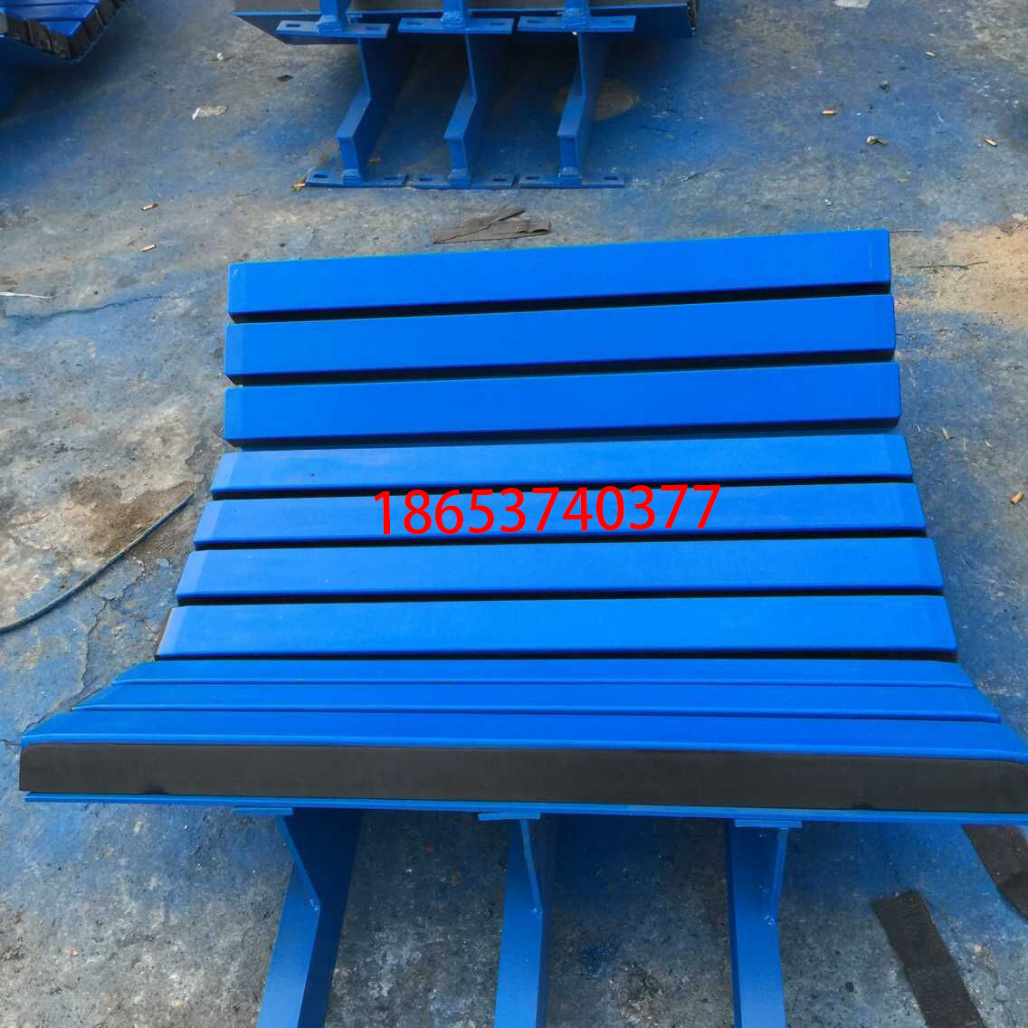 云南  角度可調(diào)節(jié)調(diào)節(jié)緩沖床   橡膠緩沖條  廠家直銷 抓緊*吧！