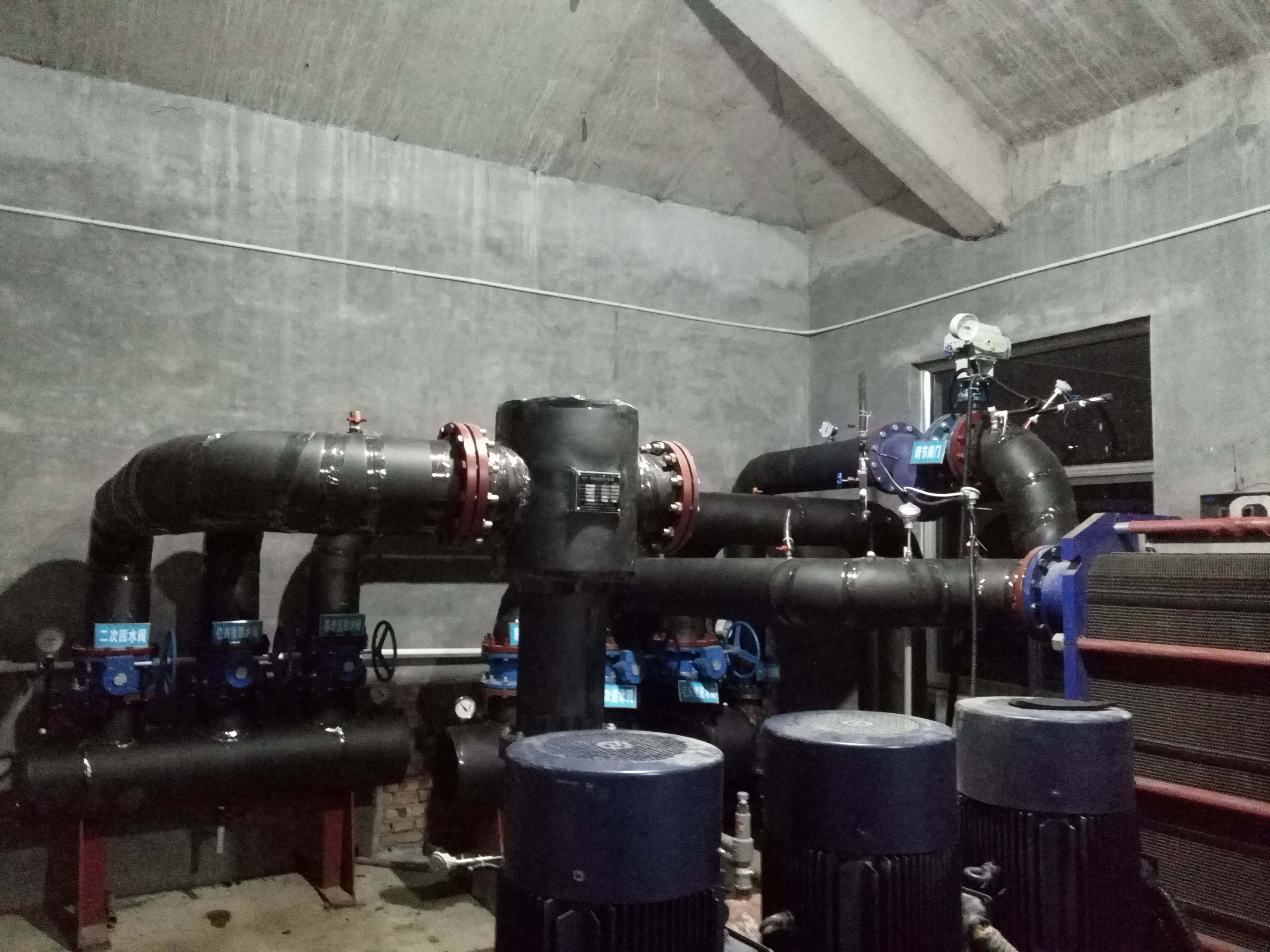 生產(chǎn)板式換熱機(jī)組*智能換熱機(jī) 水水板式換熱機(jī)組