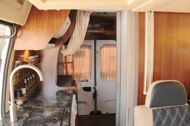 大連出廠的---大通B型房車