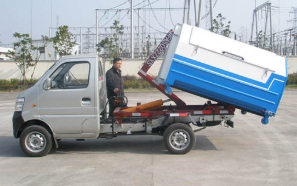勾臂垃圾車報價_批發(fā) 生產(chǎn)廠家勾臂垃圾車——程力*汽車