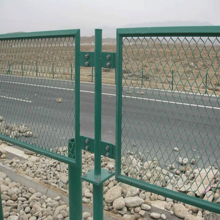 河南申濟(jì)廠家防眩網(wǎng)防爬框架/高速防護(hù)網(wǎng)可定制