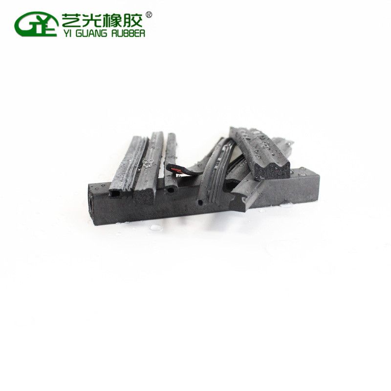 硅膠發(fā)泡條 窗戶密封條 異型條定制硅膠發(fā)泡條硅膠條