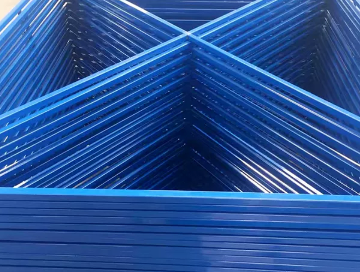 建筑安全米字型防護(hù)網(wǎng) 正方形圓孔鋼板爬架網(wǎng) 建筑樓層提升架網(wǎng)片