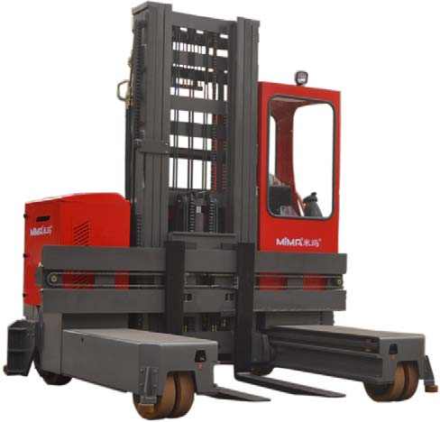 萬(wàn)向叉車具備多向行駛和原地回轉(zhuǎn)功能 叉取長(zhǎng)條型的貨物的搬運(yùn)能手