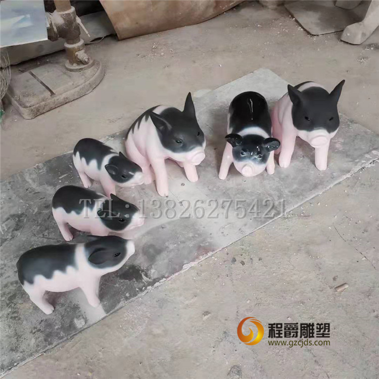 定制動(dòng)物豬造型 卡通戶外景觀大型人物室外 玻璃鋼仿真豬雕塑