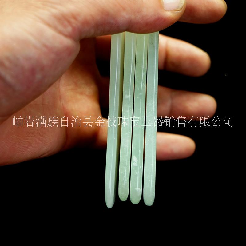 天然岫巖玉純手工雕刻打磨拋光刮痧板廠家批發(fā)零售 岫巖玉羽形刮痧板