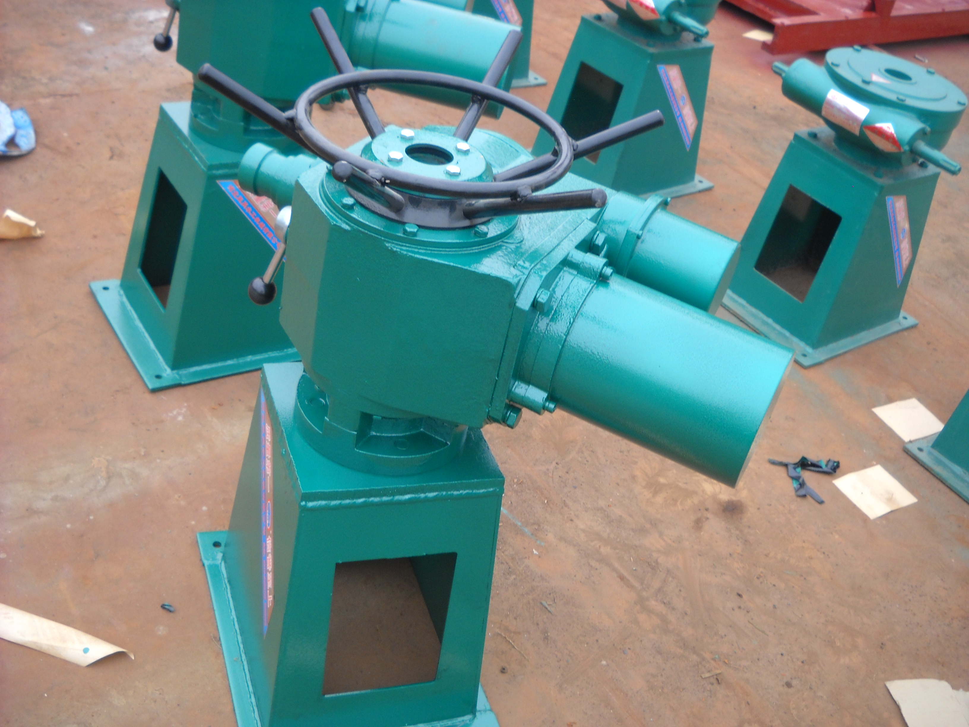 電裝式螺桿啟閉機(jī)