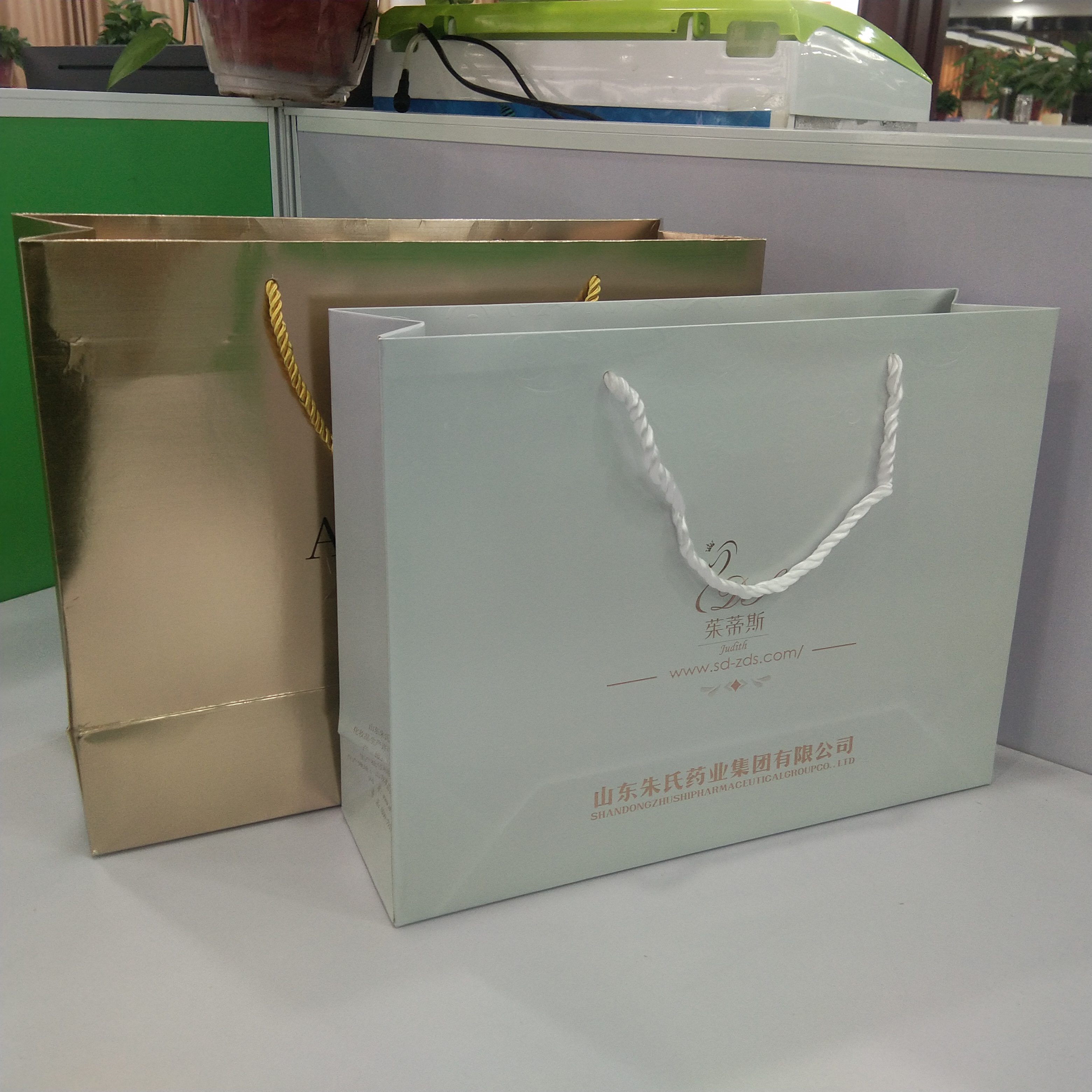 山東紙箱批發(fā) 快遞打包盒定制  超大容量紙箱訂做 化妝品盒 日用品包裝盒