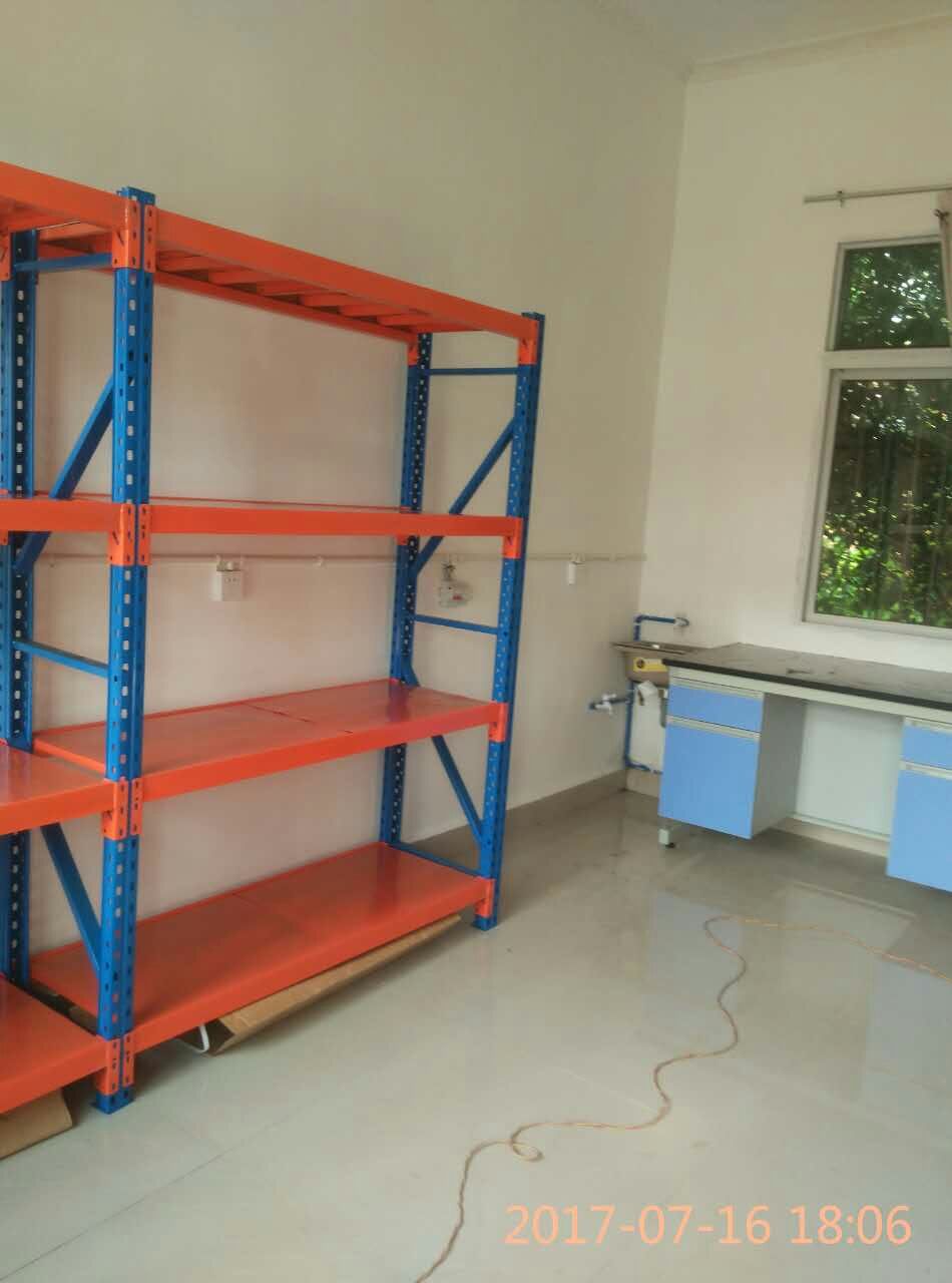 四川口罩廠成套實(shí)驗(yàn)家具  通風(fēng)柜   實(shí)驗(yàn)臺(tái)  中央實(shí)驗(yàn)臺(tái)  儀器臺(tái)   邊臺(tái)   實(shí)驗(yàn)凳口罩廠實(shí)驗(yàn)臺(tái)