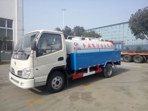 東風(fēng)多利卡清洗吸糞車