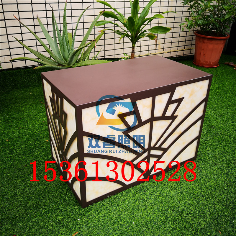 歐式復(fù)古柱頭燈特色圖案落地?zé)魟e墅小院圍墻燈仿云石門柱燈專業(yè)供應(yīng)