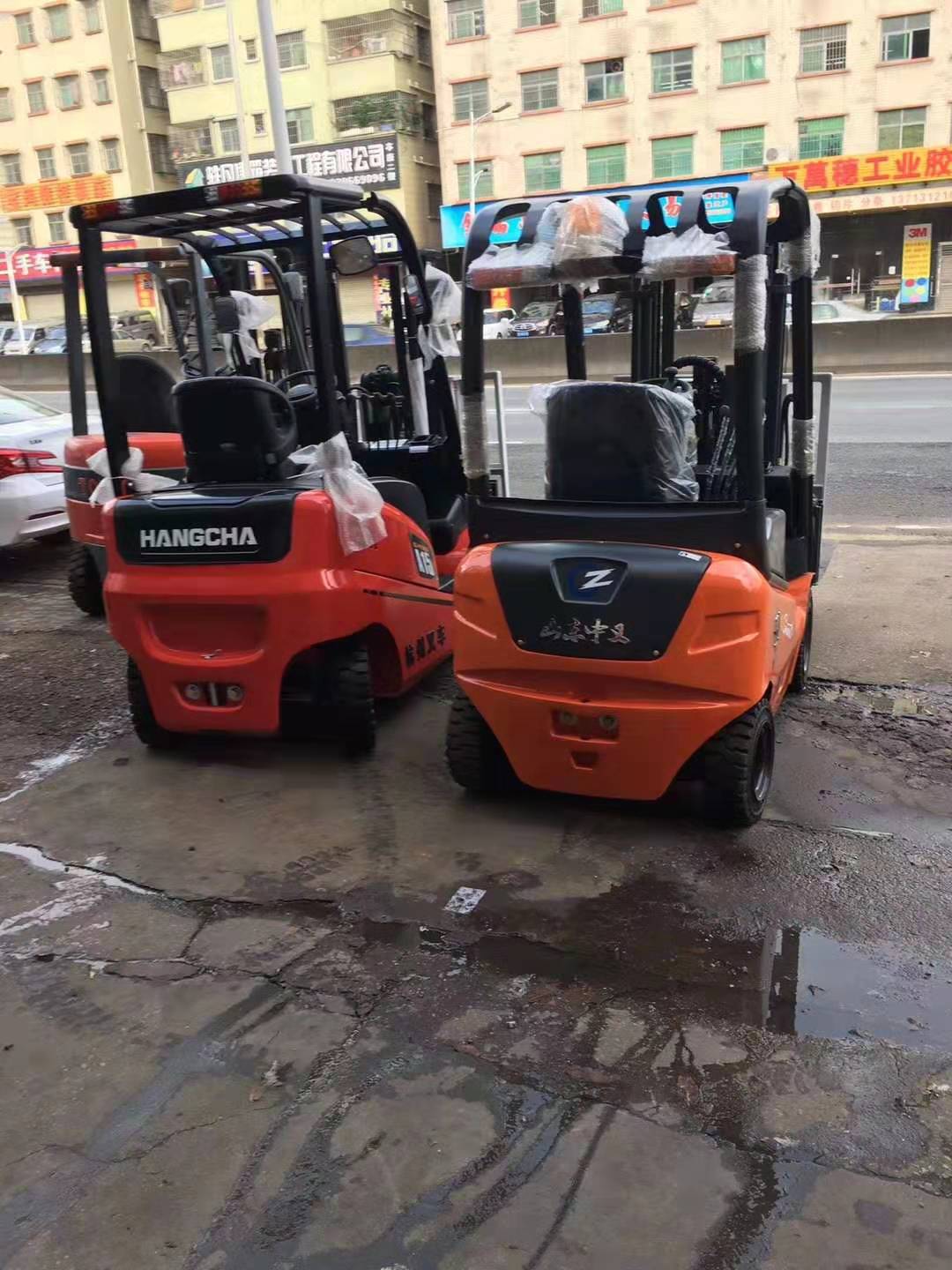 滑托板叉車出租 沒有卡板出貨叉車 電動叉車配推拉器出租