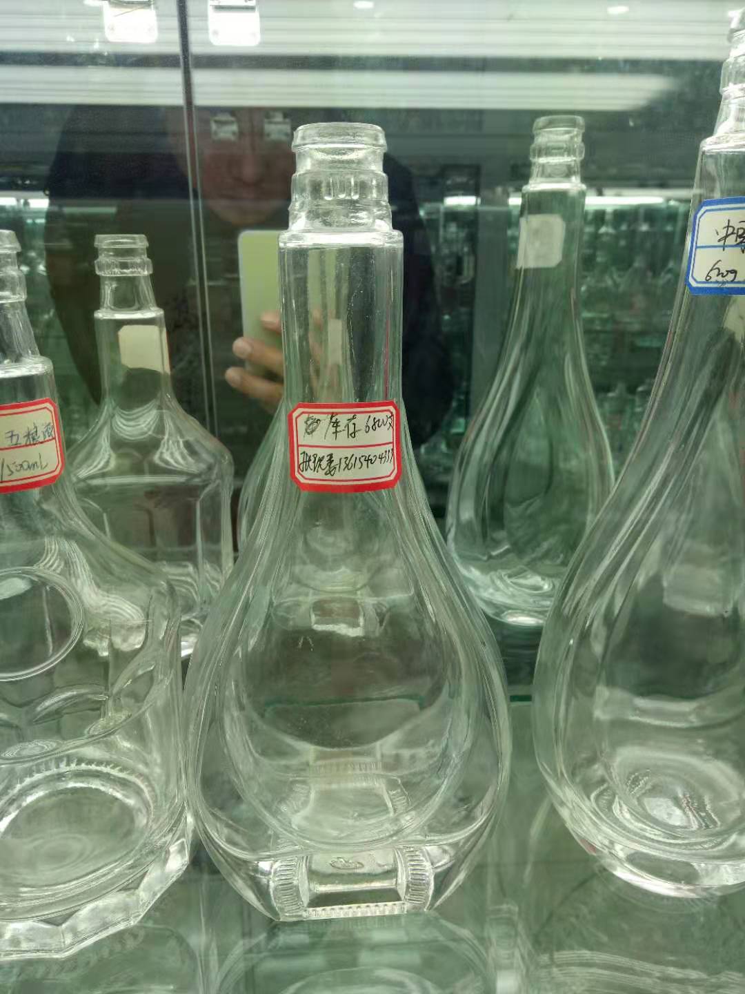 玻璃酒瓶供應(yīng)商價格/ 玻璃酒瓶廠家批發(fā)價 玻璃酒瓶生產(chǎn)廠家