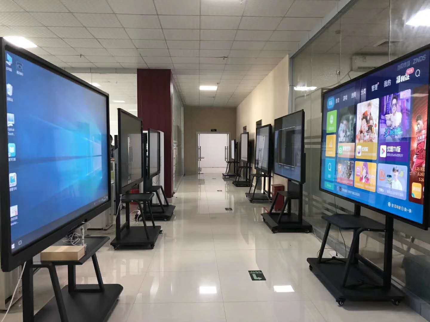 浙江滬多媒體一體機(jī)教學(xué)會(huì)議培訓(xùn)查詢一體機(jī) 幼兒教學(xué)壁掛一體機(jī)