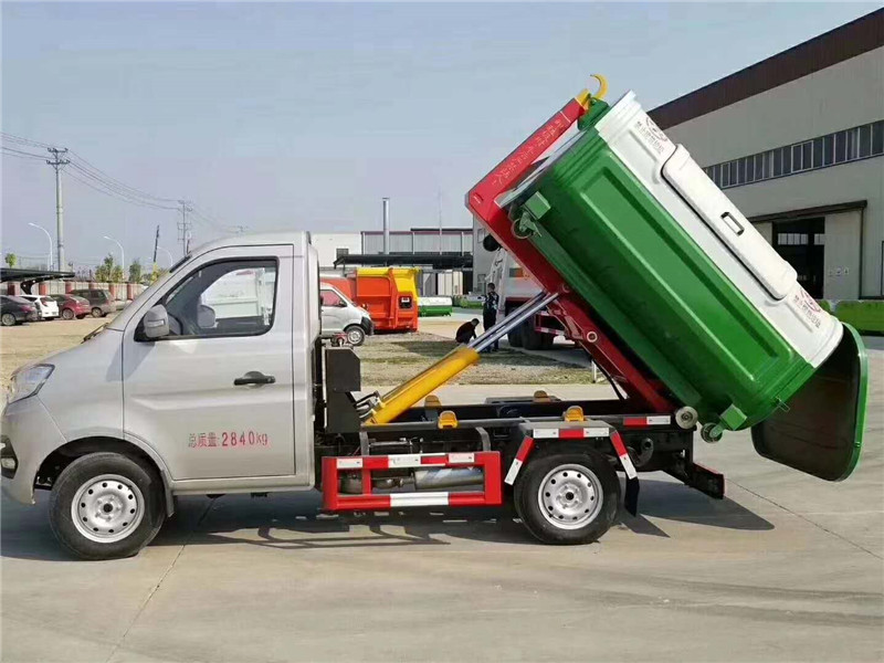 3方長(zhǎng)安勾臂垃圾車  勾臂垃圾車價(jià)格  勾臂垃圾車廠家   程力勾臂垃圾車生產(chǎn)廠家