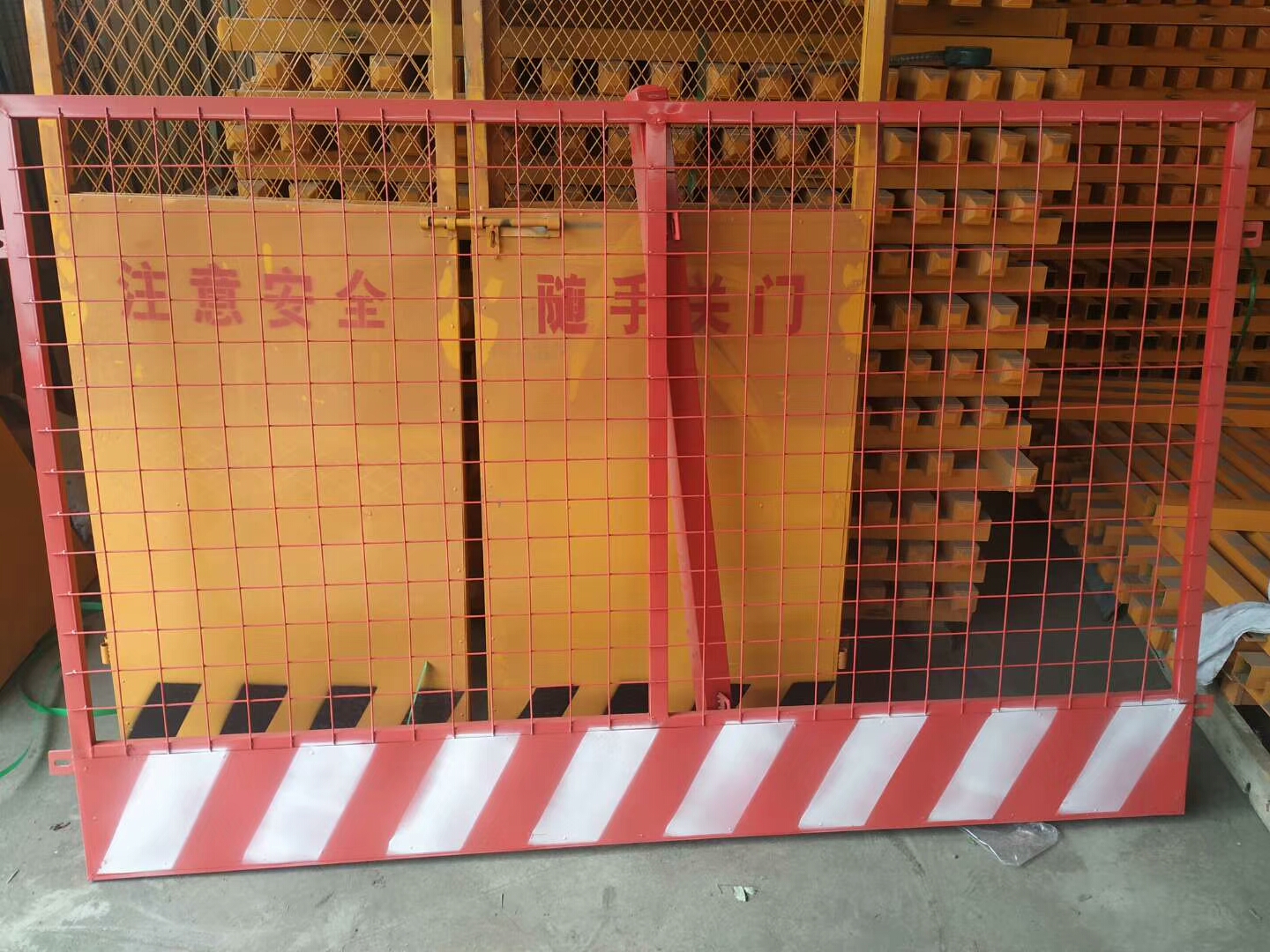 基坑護(hù)欄網(wǎng)廠家直銷豎桿基坑網(wǎng)片基坑
