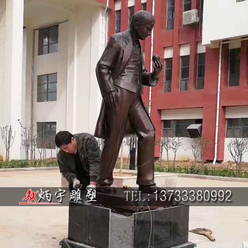 曲陽炳宇雕塑 古代人物雕塑 寫字人物雕塑 牛頓雕塑 西方名人雕塑 騎馬人物雕塑 成吉思汗雕塑 蒙古族人物雕塑